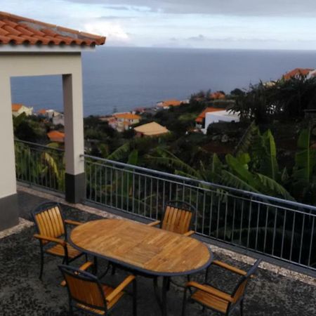Vista Atlantico Com Carro E Bicicleta Gratis Villa Gaula Exterior photo